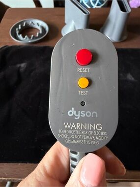 Dyson Supersonic Hair Dryer – Refurbished by Dyson – Includes Attachments